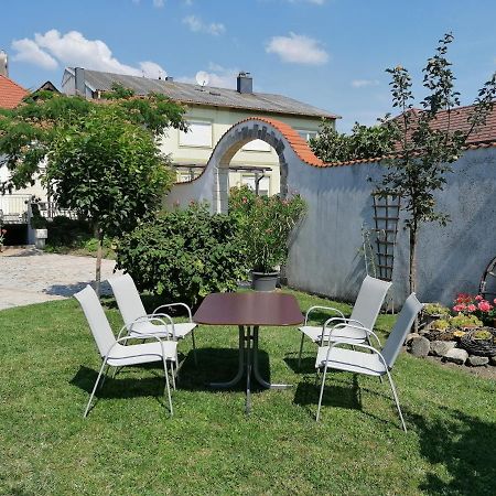 Gaestehaus Anita Breitenbrunn  Dış mekan fotoğraf